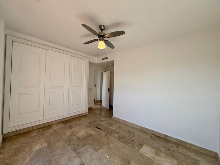 Image No.19-3 Bed Property for sale