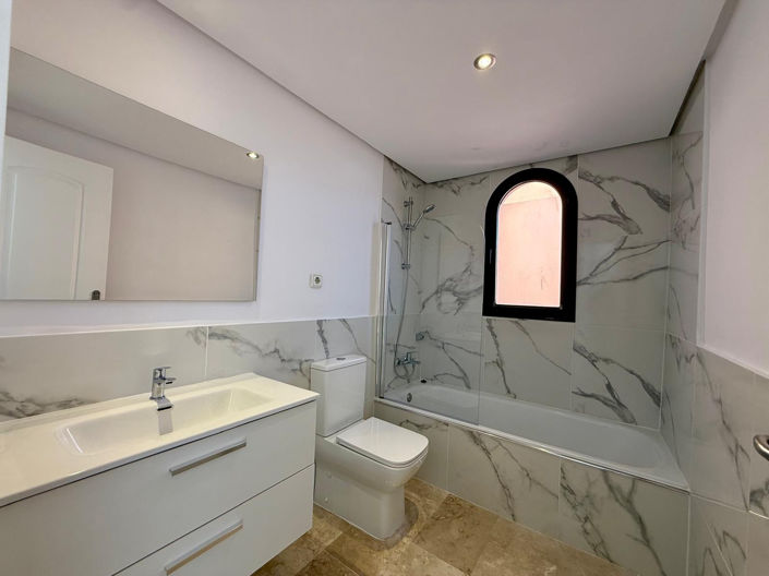 Image No.20-3 Bed Property for sale
