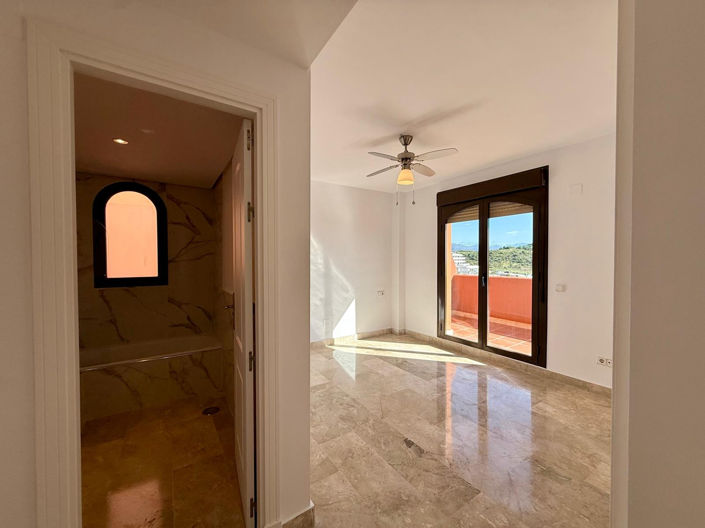 Image No.22-3 Bed Property for sale