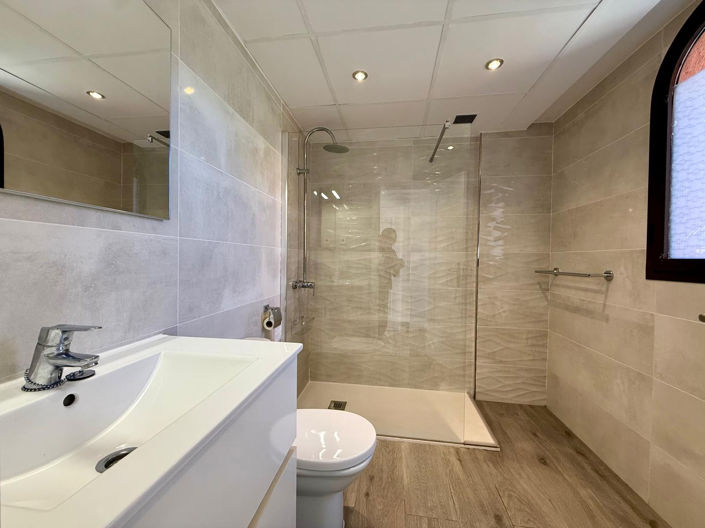 Image No.24-3 Bed Property for sale