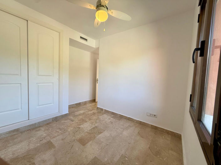 Image No.25-3 Bed Property for sale