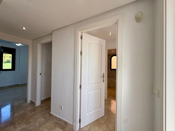 Image No.31-3 Bed Property for sale