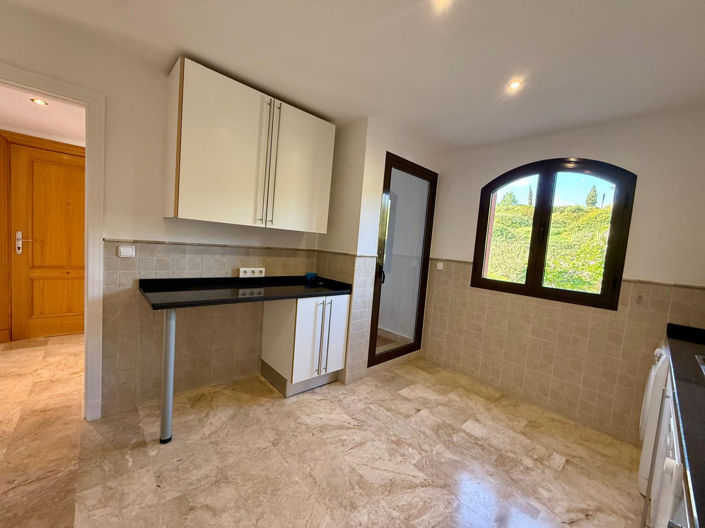 Image No.33-3 Bed Property for sale