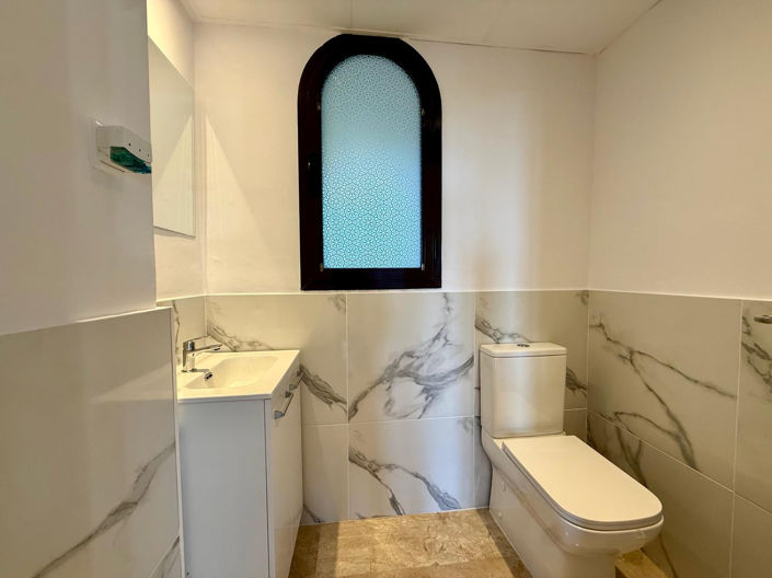 Image No.37-3 Bed Property for sale