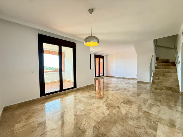 Image No.44-3 Bed Property for sale