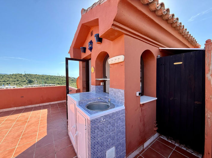 Image No.9-3 Bed Property for sale