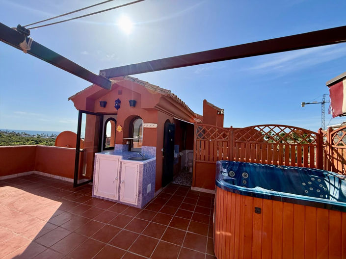 Image No.10-3 Bed Property for sale