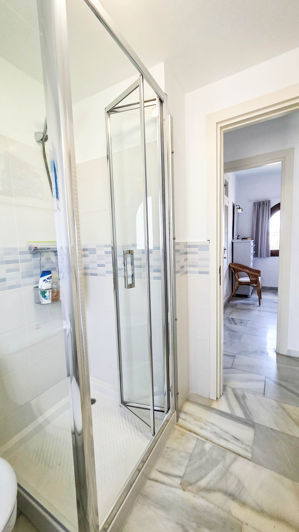 Image No.31-3 Bed Townhouse for sale
