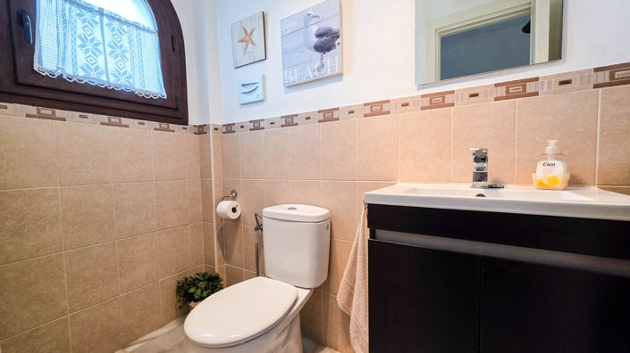 Image No.32-3 Bed Townhouse for sale