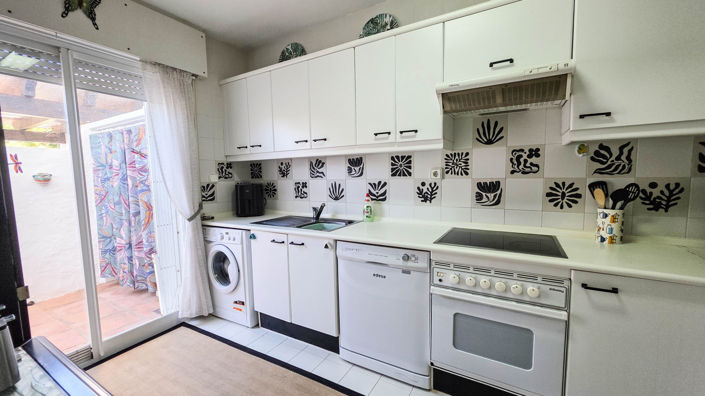 Image No.20-3 Bed Townhouse for sale