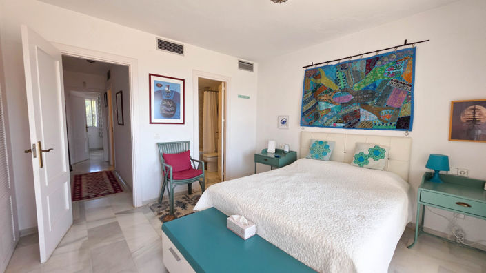 Image No.26-3 Bed Townhouse for sale