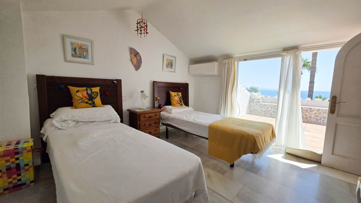 Image No.32-3 Bed Townhouse for sale