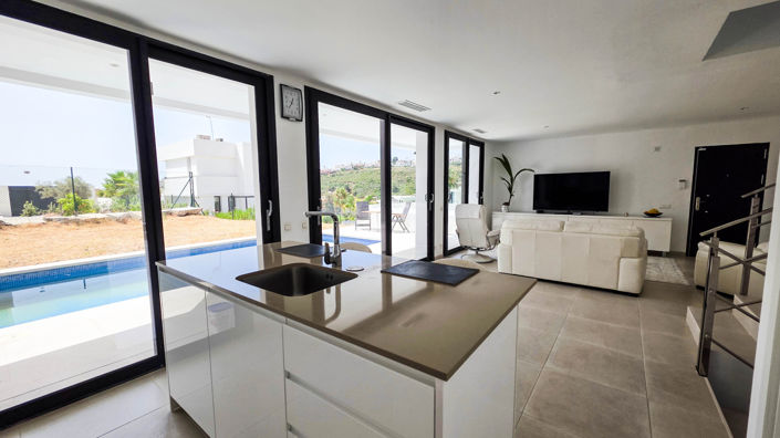 Image No.4-3 Bed Villa for sale