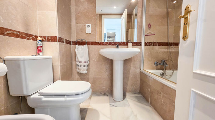 Image No.39-3 Bed Property for sale