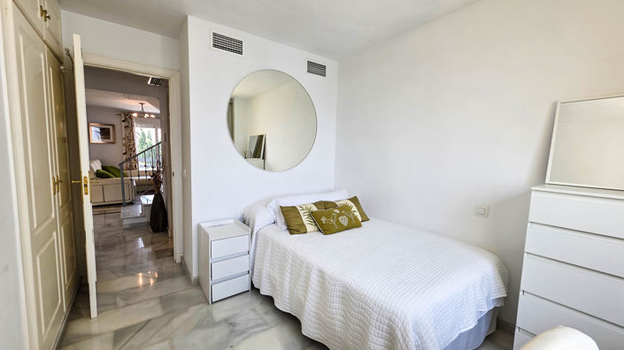 Image No.41-3 Bed Property for sale