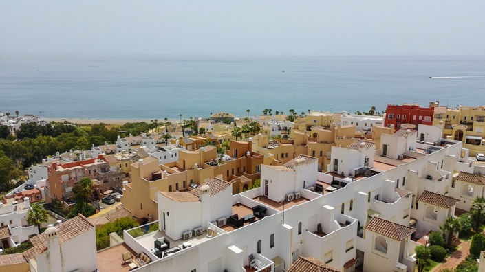 Image No.8-3 Bed Property for sale