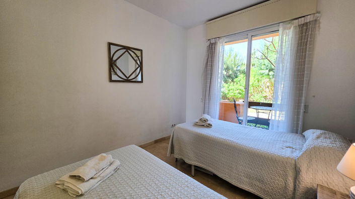 Image No.22-3 Bed Property for sale