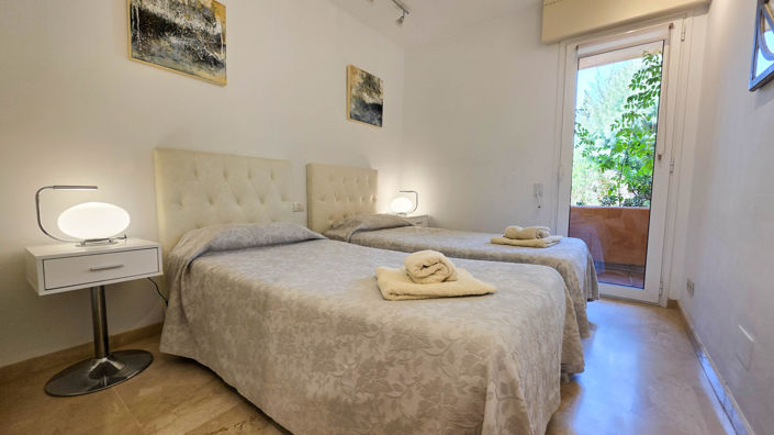 Image No.25-3 Bed Property for sale