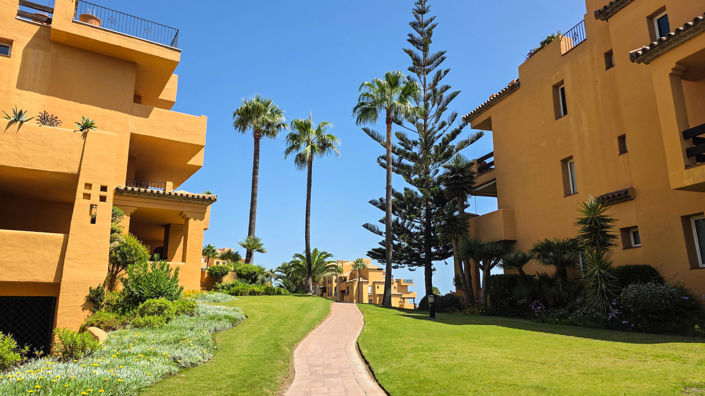 Image No.32-3 Bed Property for sale