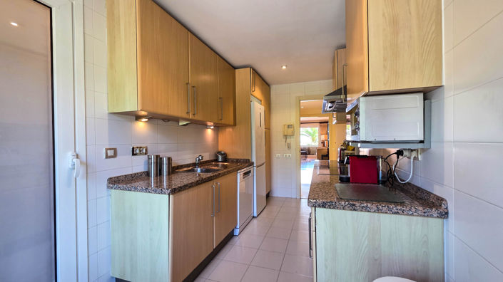 Image No.11-3 Bed Property for sale
