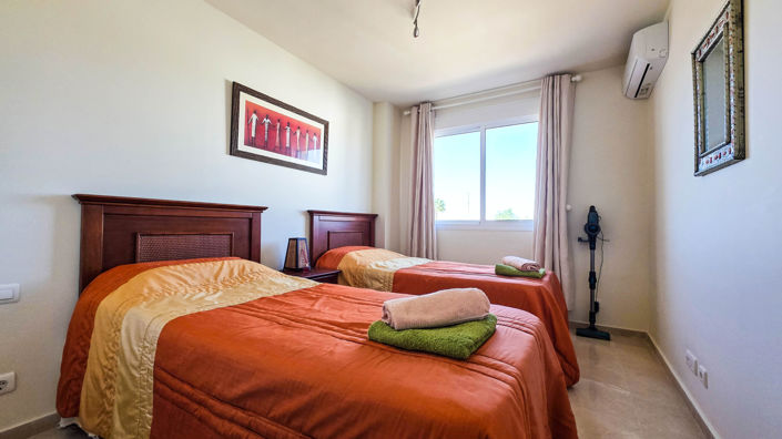 Image No.20-3 Bed Property for sale