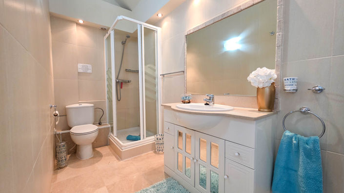 Image No.24-3 Bed Property for sale