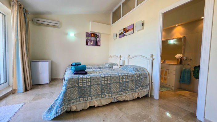 Image No.25-3 Bed Property for sale