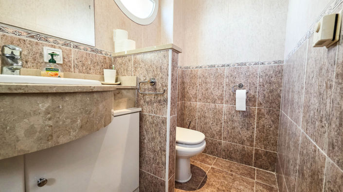 Image No.27-4 Bed House for sale