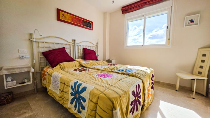 Image No.40-4 Bed House for sale
