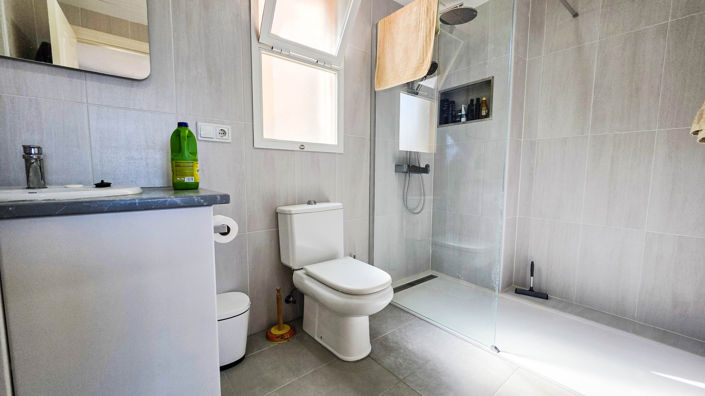 Image No.5-4 Bed House for sale