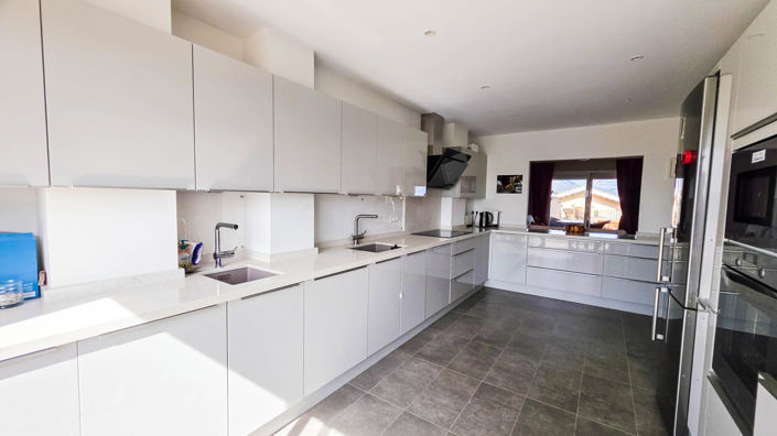Image No.7-4 Bed House for sale