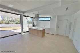 Image No.3-Propriété de 4 chambres à vendre à Duquesa