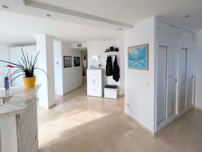 Image No.8-3 Bed Apartment for sale