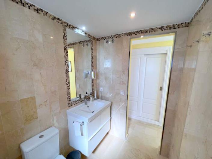 Image No.25-3 Bed Apartment for sale