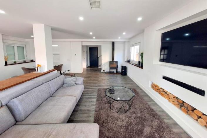 Image No.3-4 Bed Villa / Detached for sale