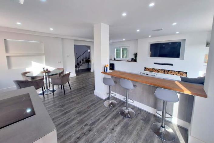 Image No.6-4 Bed Villa / Detached for sale