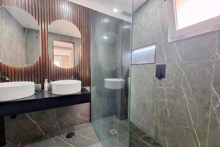 Image No.10-4 Bed Villa / Detached for sale