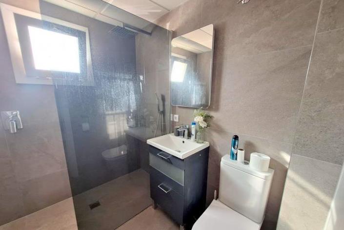 Image No.12-4 Bed Villa / Detached for sale