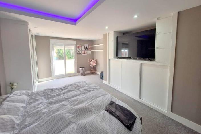 Image No.13-4 Bed Villa / Detached for sale