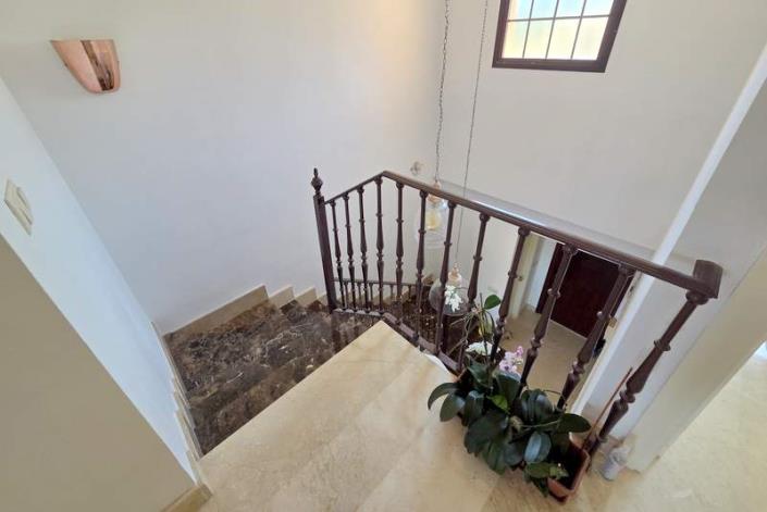 Image No.23-3 Bed Townhouse for sale