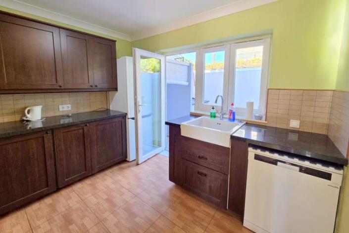 Image No.9-3 Bed House for sale