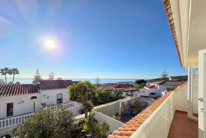 Image No.21-3 Bed House for sale