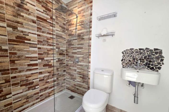 Image No.19-3 Bed House for sale