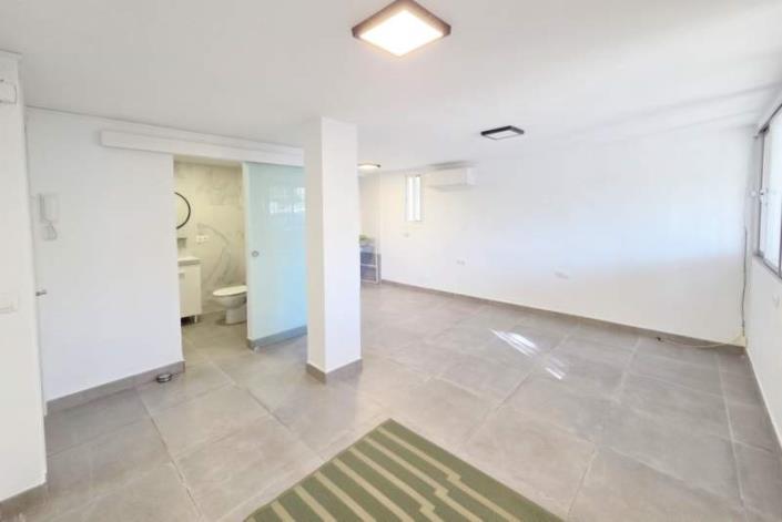 Image No.3-Studio for sale