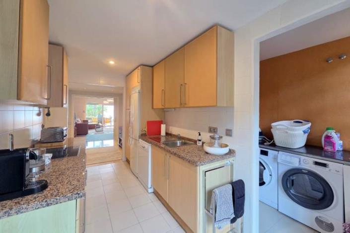 Image No.10-3 Bed Apartment for sale