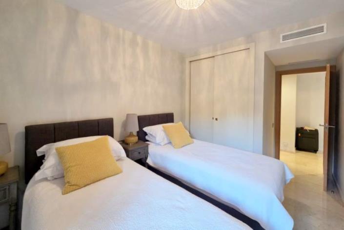 Image No.14-3 Bed Apartment for sale