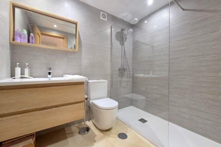 Image No.18-3 Bed Apartment for sale