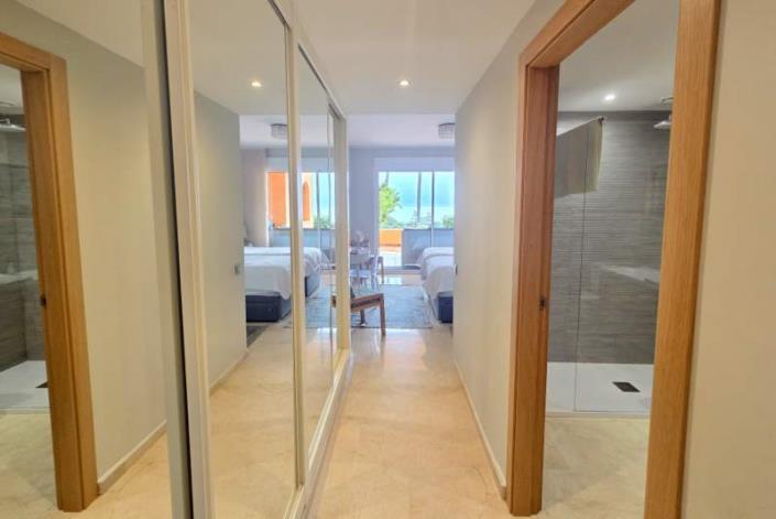 Image No.20-3 Bed Apartment for sale