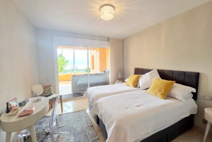 Image No.21-3 Bed Apartment for sale