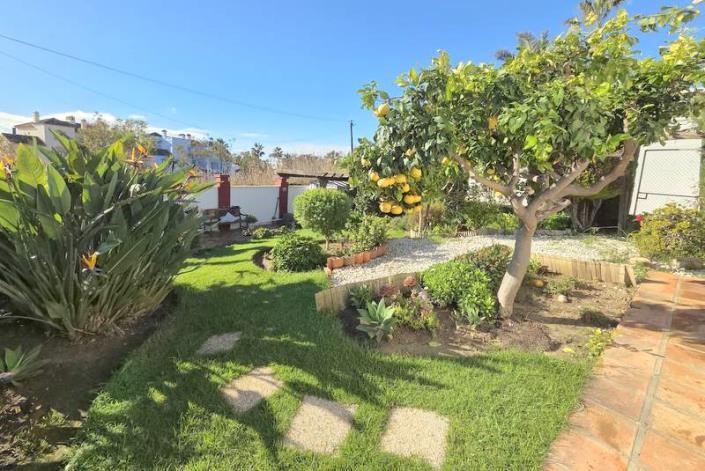 Image No.20-2 Bed Villa / Detached for sale